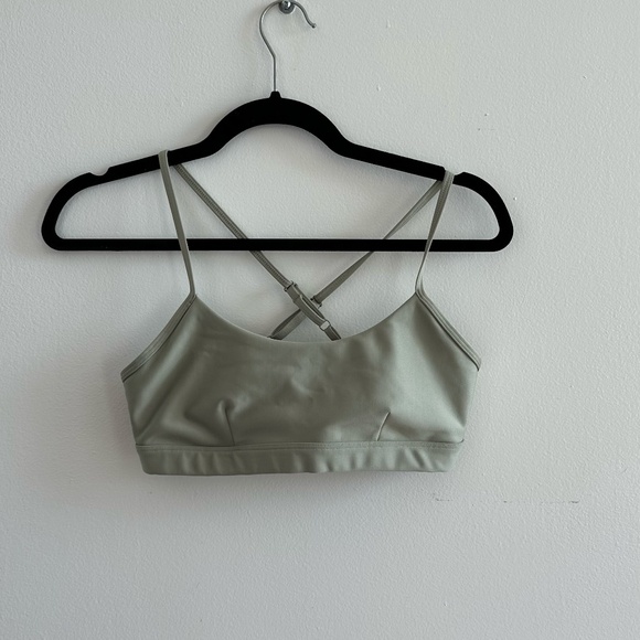 ALO Yoga Tops - ALO sports bra